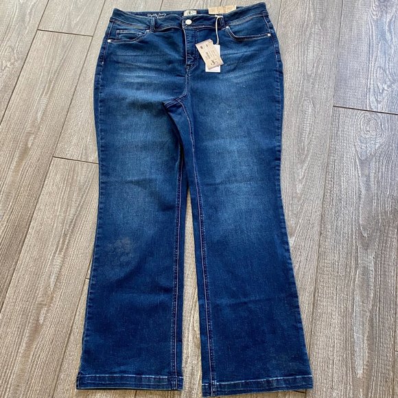 Penningtons Denim - Size 20 Slightly Curvy Fit Bootcut Leg Studded D/C Jeans by Penningtons⎜ NWT